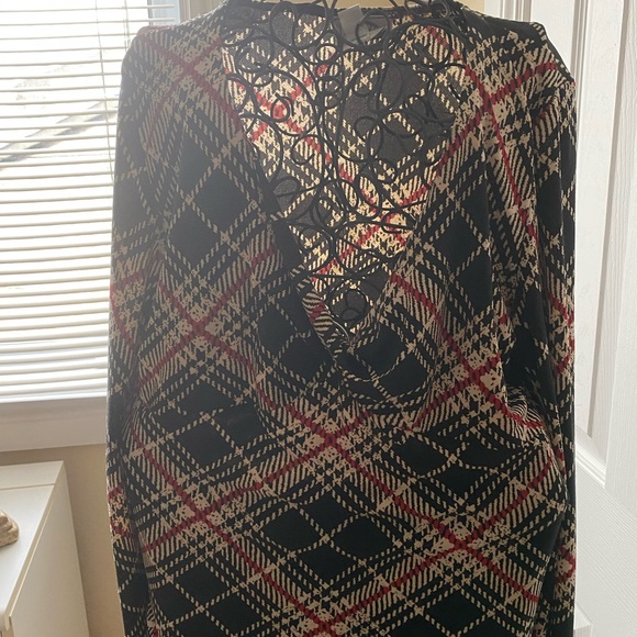 2 pièce skirt and top. - Picture 3 of 5